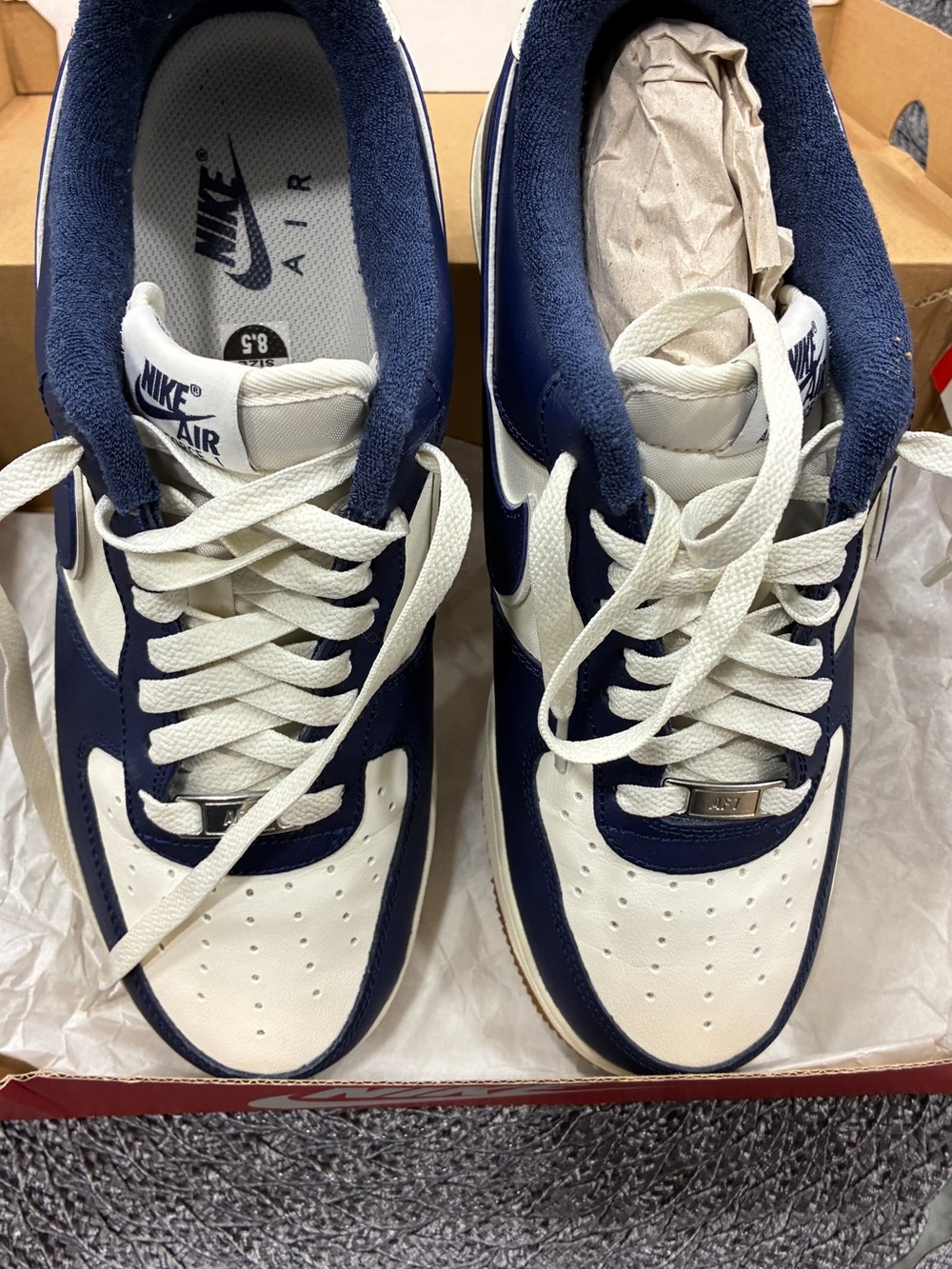 Nike Air Force 1 ‘07 White Navy Gum Sole Women’s 10 / Men’s 8.5